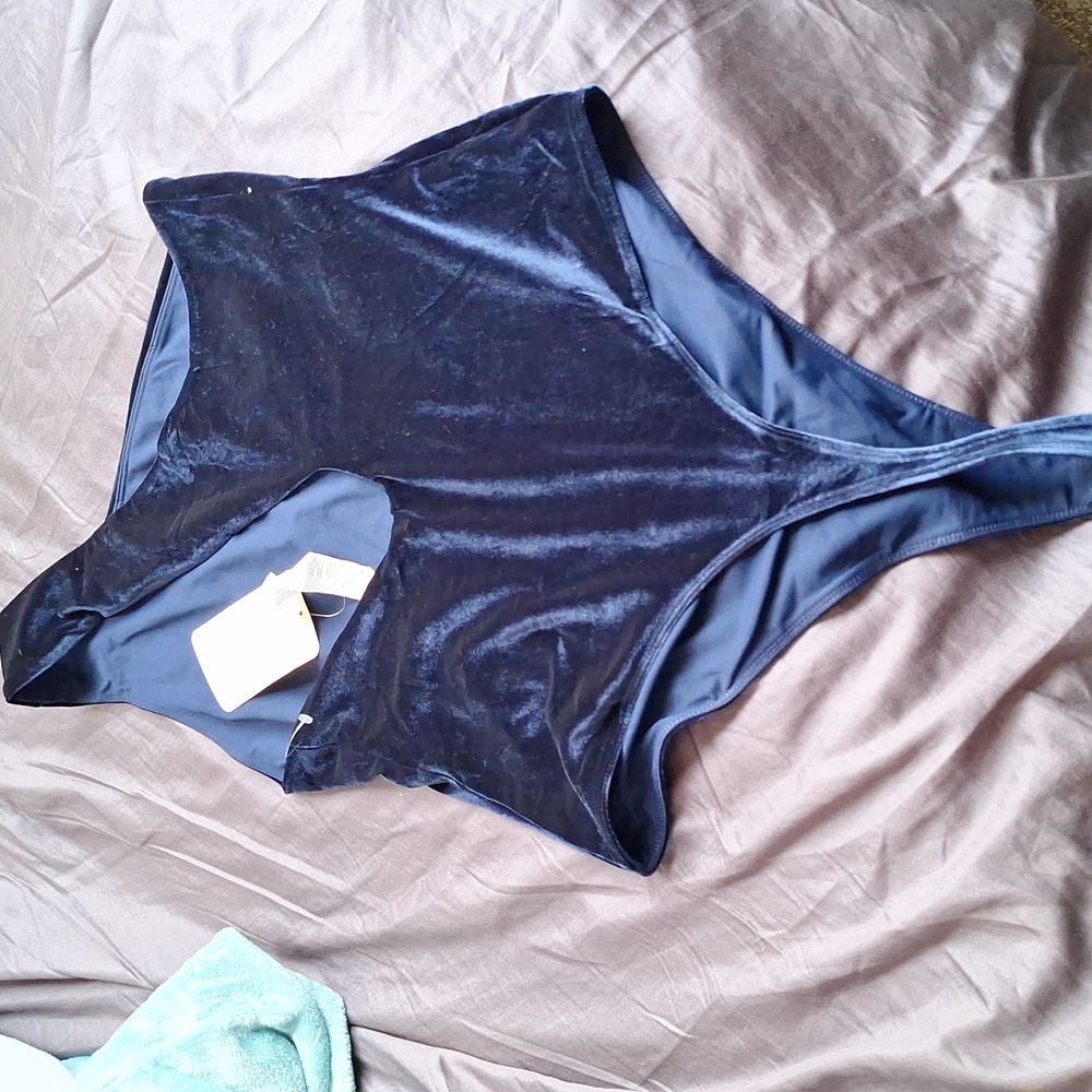 Fabletics bodysuit - Picture 2 of 4